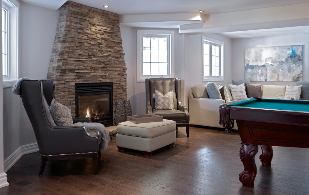Transitional home design photo in Toronto