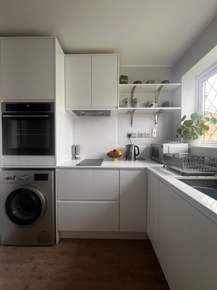 The Groby Kitchen - Goscote MTM Europe J Pull in White Gloss