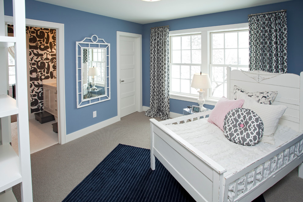 Photo of a beach style kids' room in Minneapolis with blue walls.