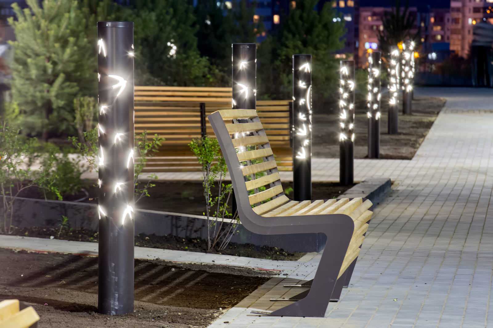 Благоустройство жилого квартала "Стрижи" были изготовлены уличные фонари по инди