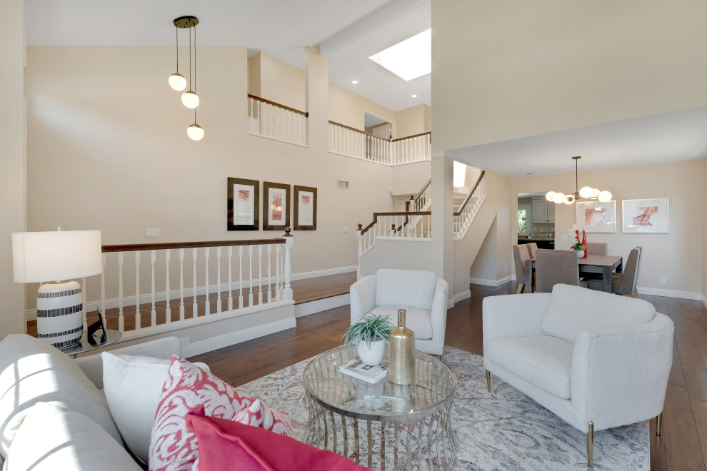 Inspiration for a transitional home design remodel in Orange County