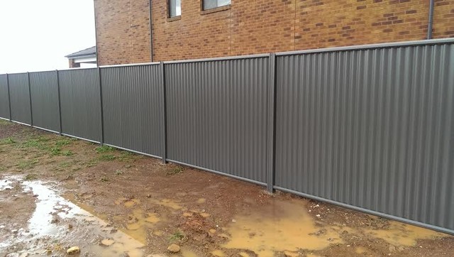 Custom screen panel fencing  in colour Grey Ridge