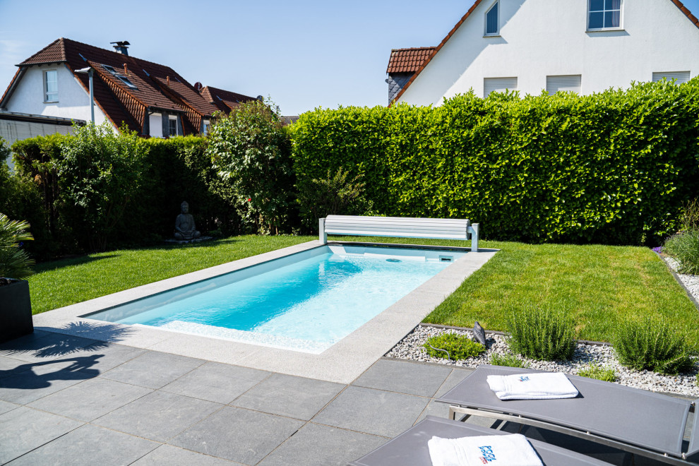 Moderner Pool in Düsseldorf