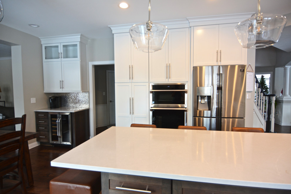 Kitchen - transitional kitchen idea in Indianapolis