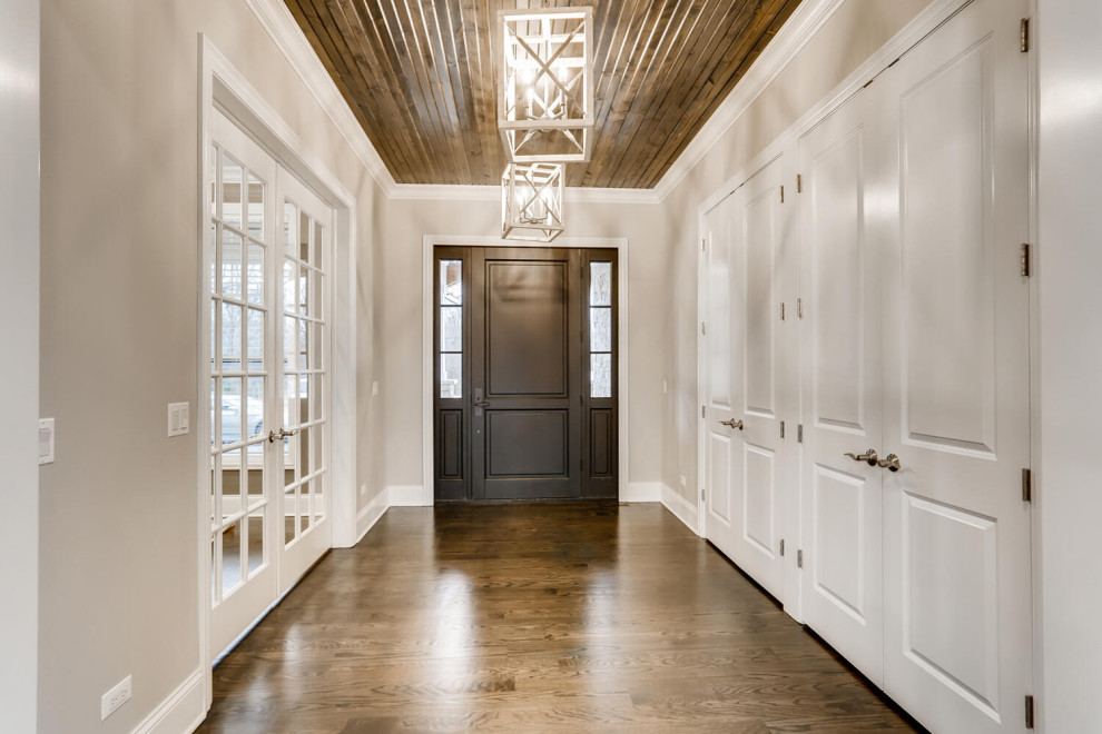 Entryway - transitional entryway idea in Chicago