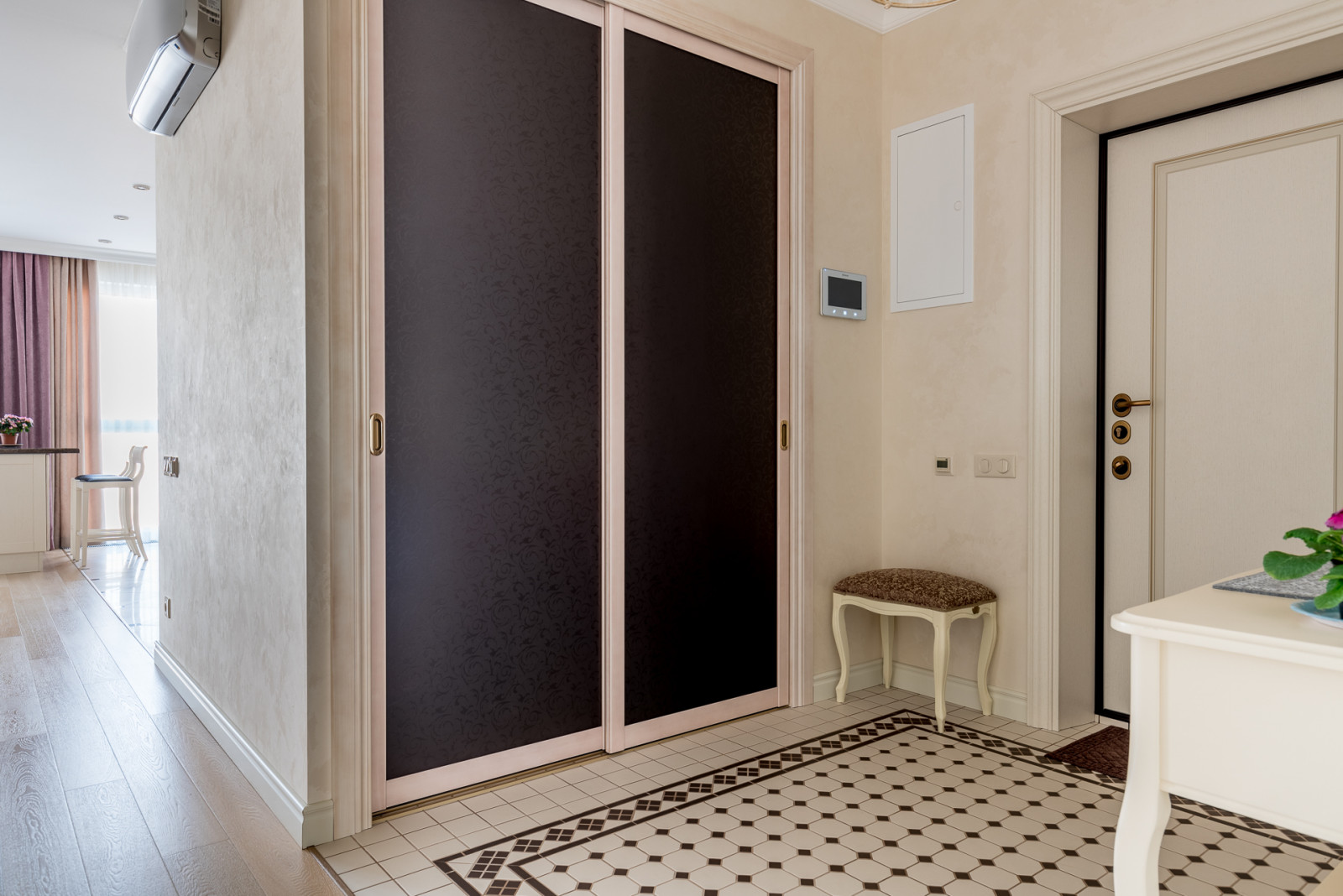 ЖК Да Винчи, Реализация. Холл.