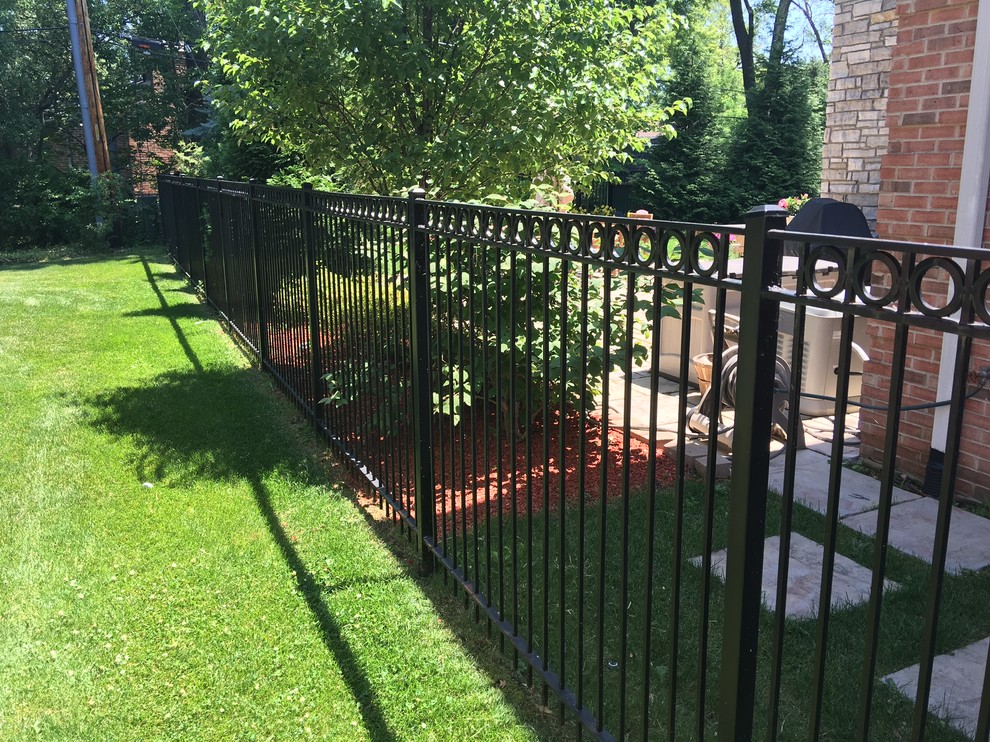 Aluminum, Iron, or Steel? Pros and Cons of These Popular Metal Fencing Materials