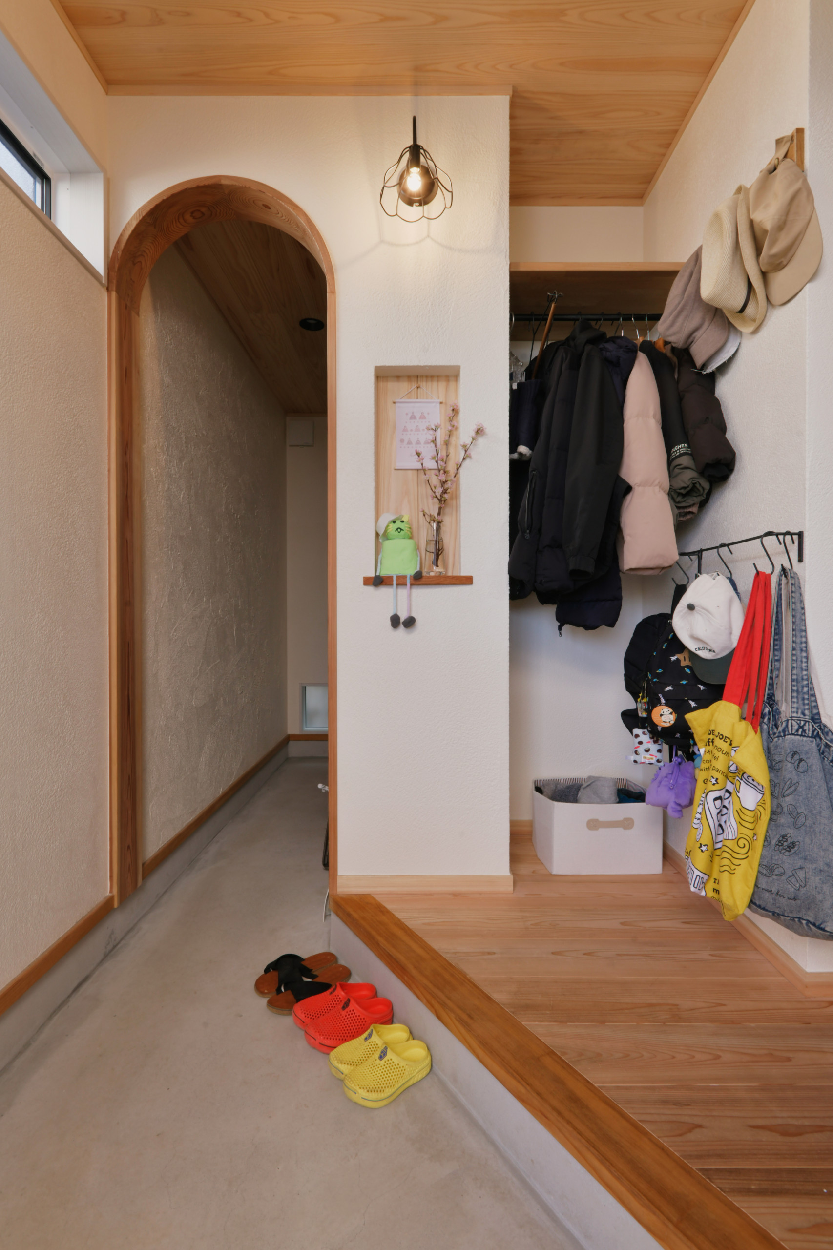 家族の笑顔輝く自然素材の家
