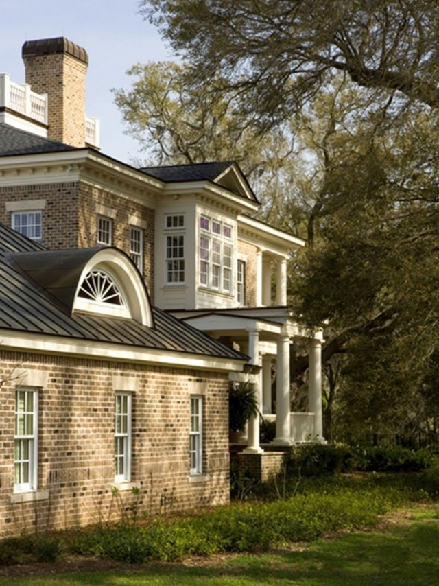 Dentil molding and house style...?