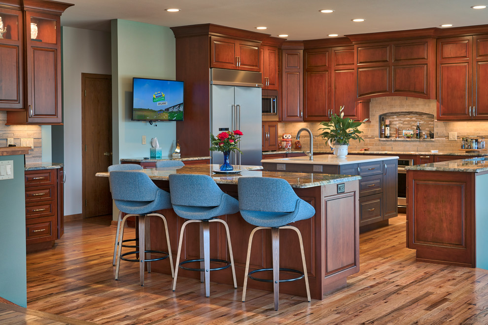 Kitchen - transitional kitchen idea