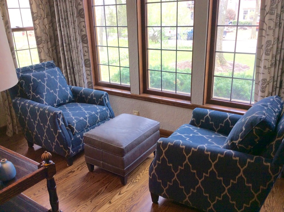 Inspiration for a transitional home design remodel in Phoenix