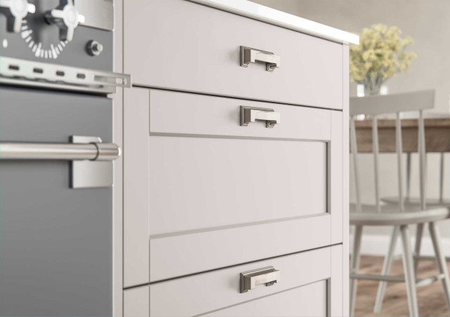 Bevel Edged Shaker-Style Kitchen Unit painted Cashmere. trendy-koekken
