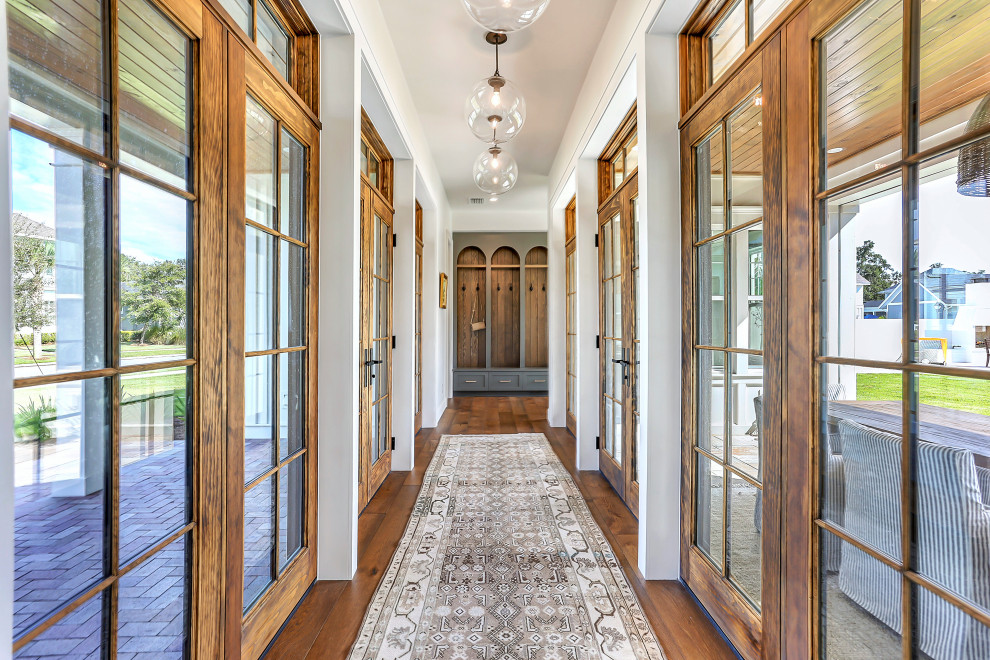 Example of a transitional hallway design in Orlando
