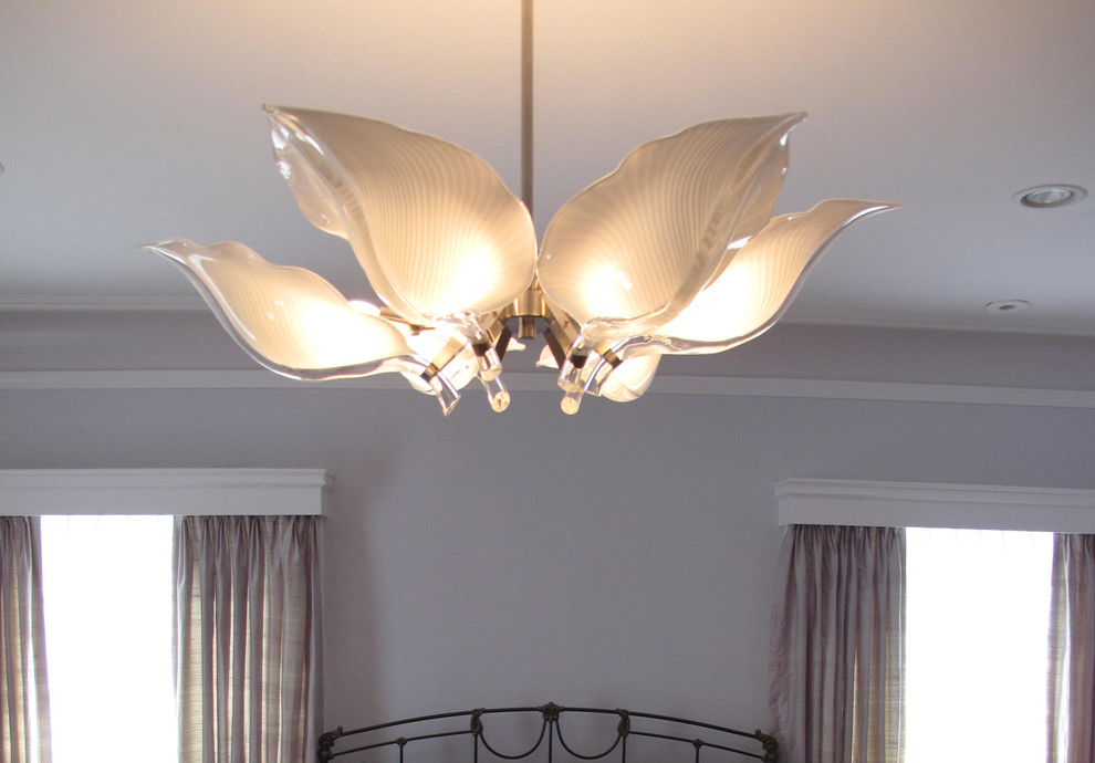 Inspiration for a transitional home design remodel in Chicago