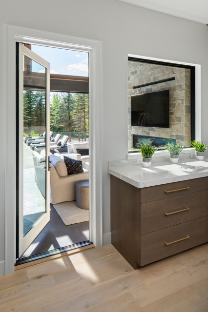 Majestic Pines modern-veranda