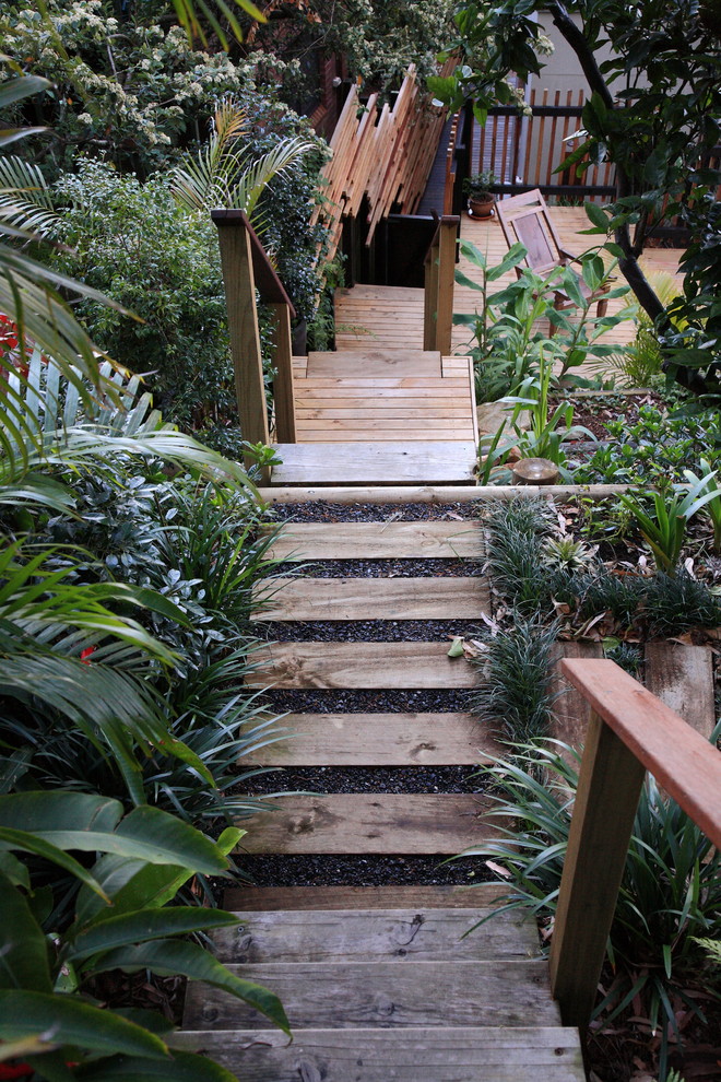 This is an example of a tropical home design in Sydney.