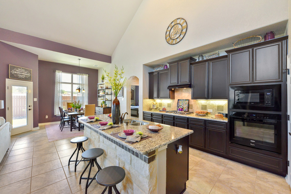 Kitchen - transitional kitchen idea in Austin