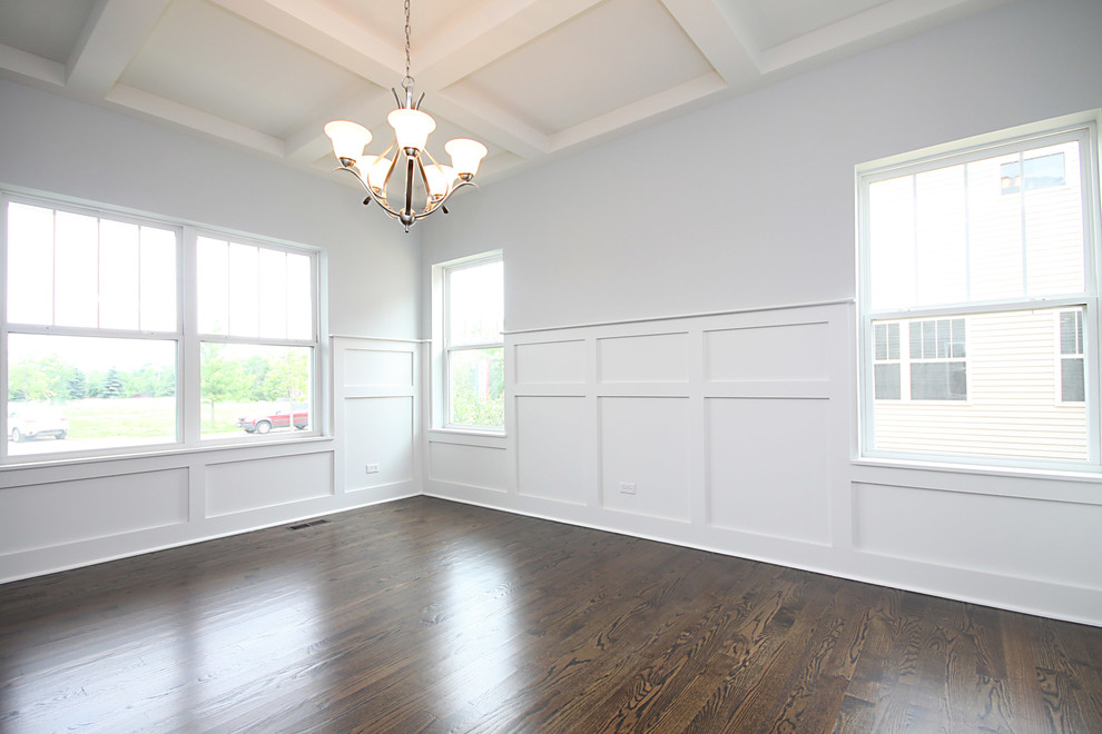 Inspiration for a transitional home design remodel in Chicago