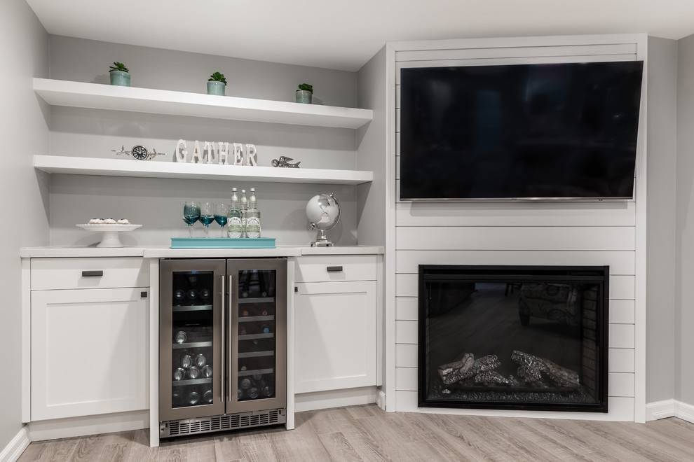 Transitional basement photo in Toronto