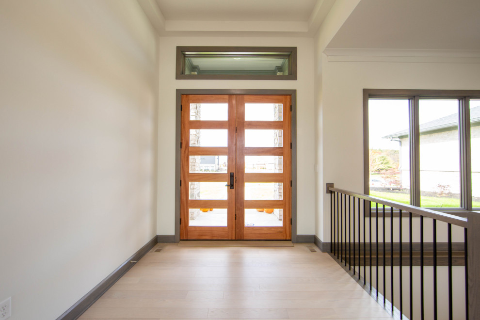 Minimalist home design photo in Indianapolis