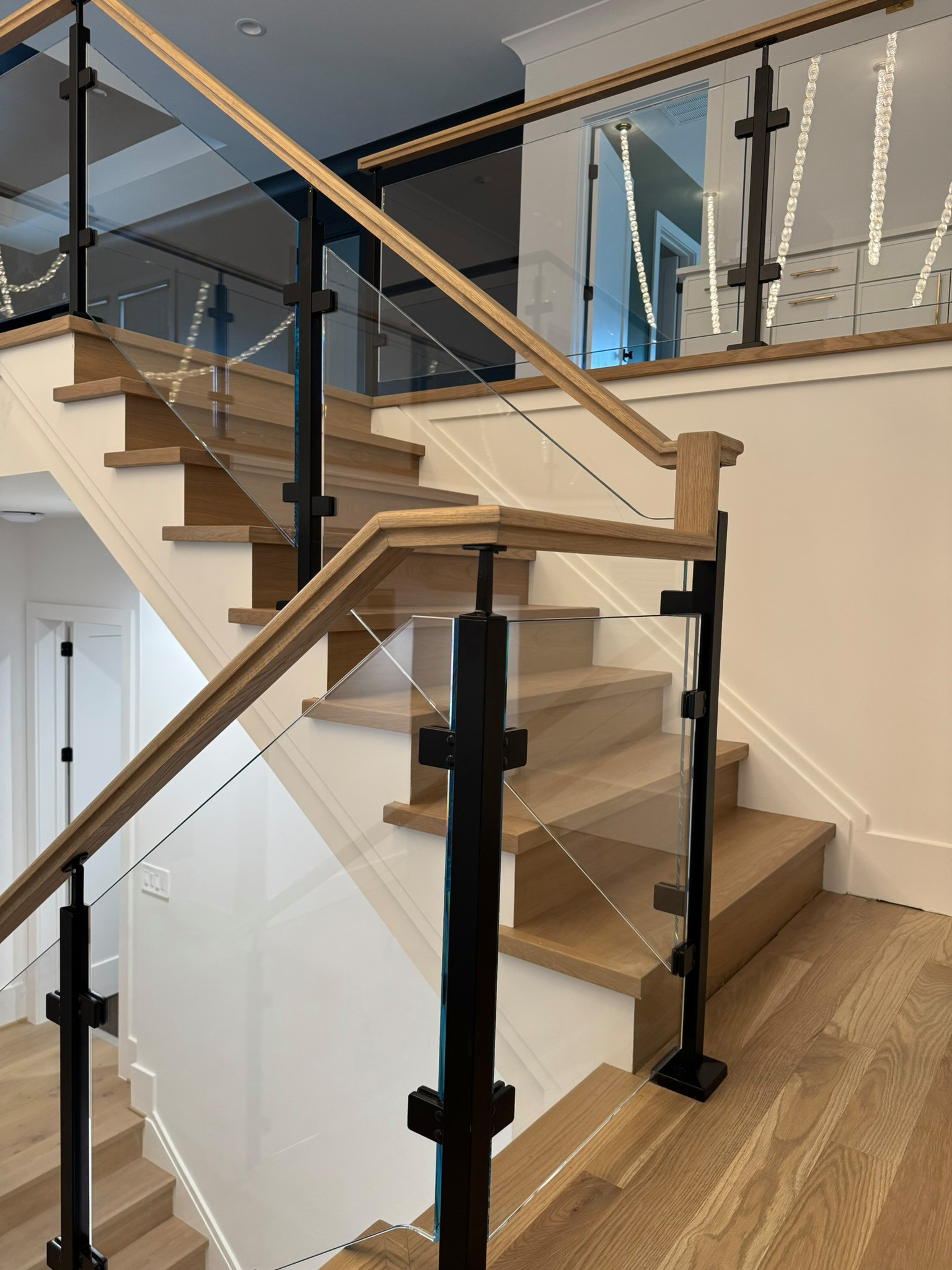 134_Modern White Oak Stair with Glass Balustrade, Vienna, VA 22180