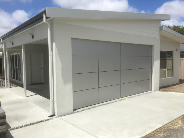 Garage to Entry Point moderne-entre