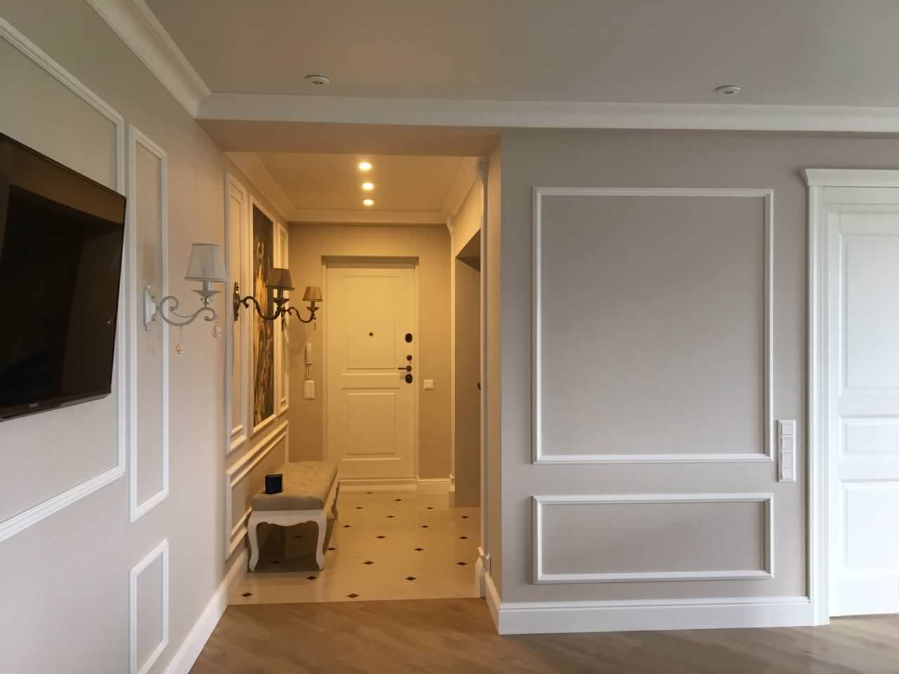 Прихожая. Переход в гостиную