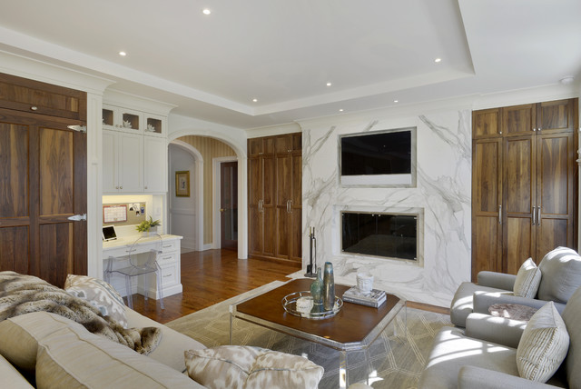 A Dramatic Marble Backsplash in a Transitional Kitchen nyklassisk-koekken