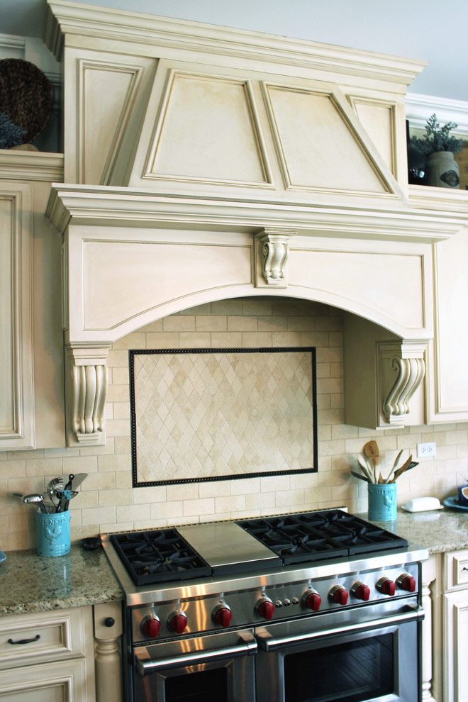 Inspiration for a transitional kitchen remodel in Chicago