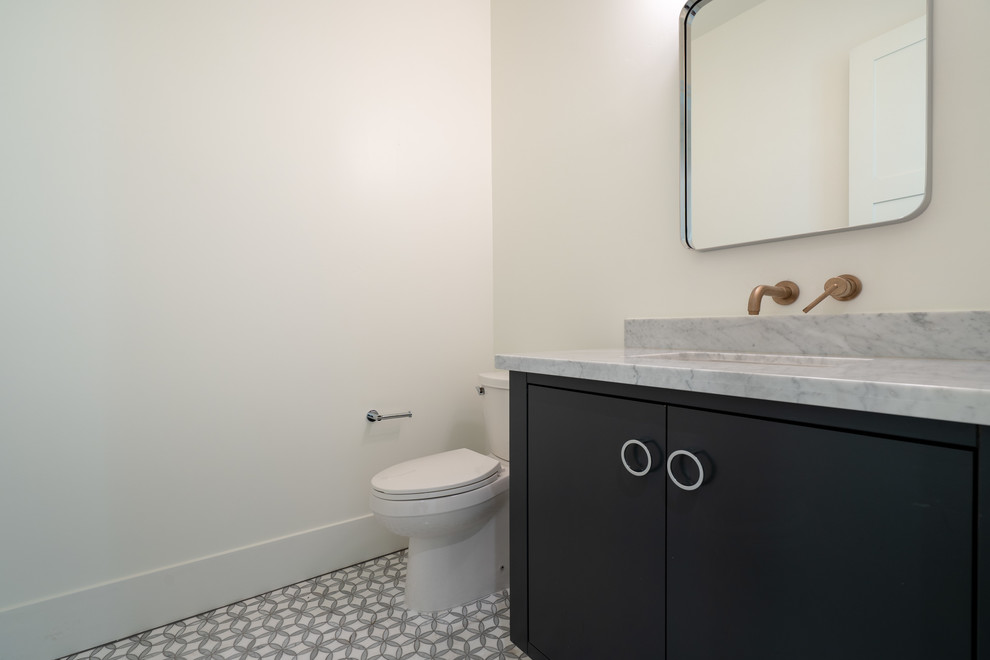 Transitional home design photo in Phoenix
