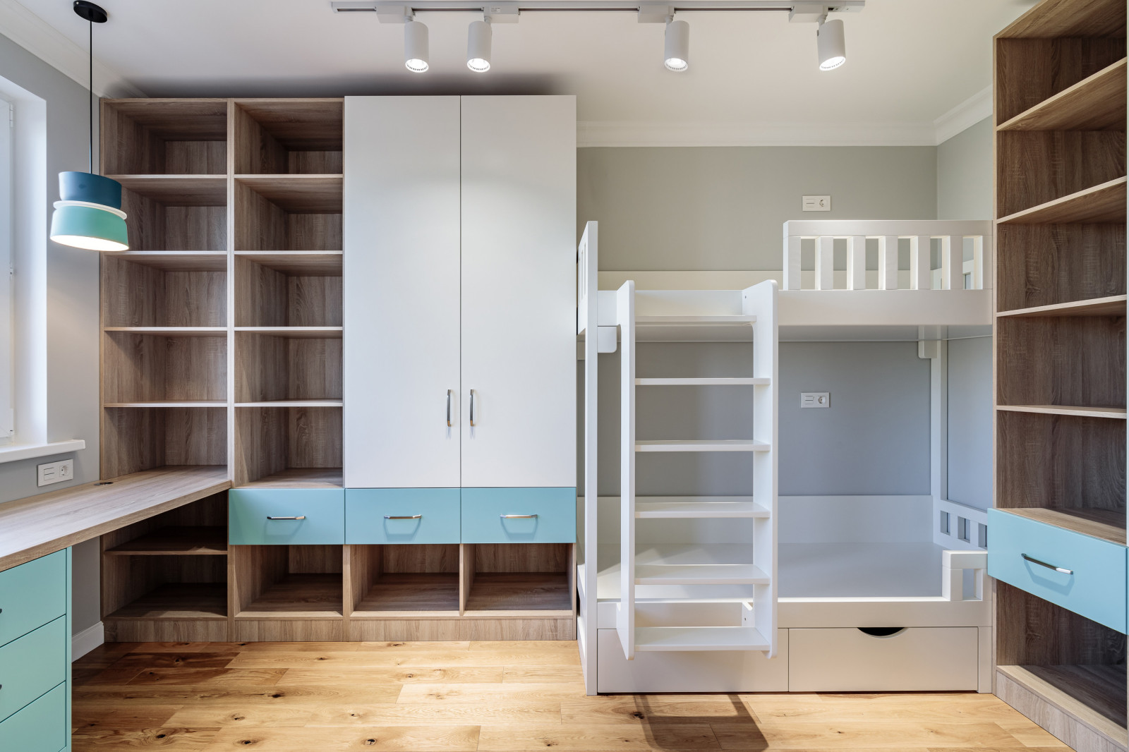 Ремонт на улице Дундича