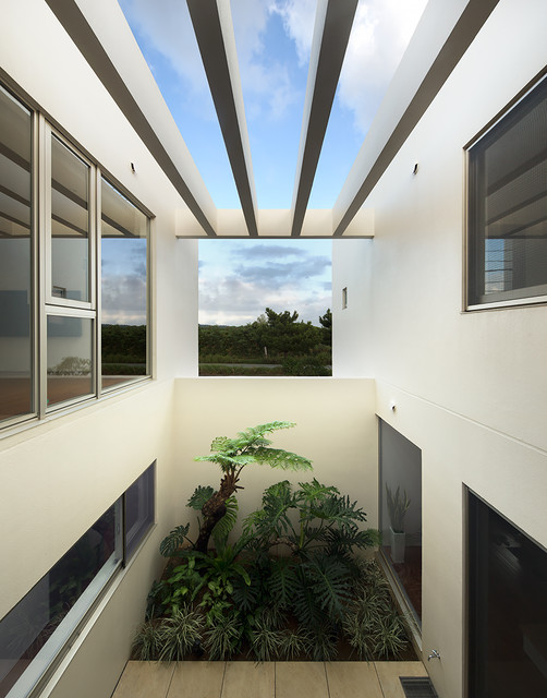 読谷の家 modern-patio