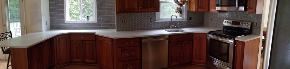Kitchen - transitional kitchen idea in DC Metro