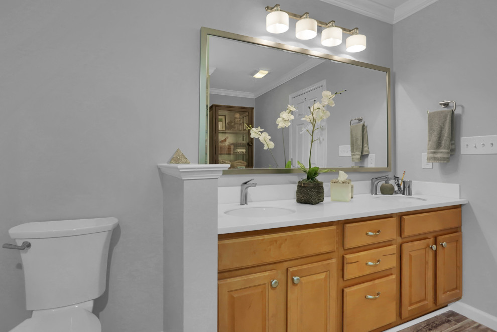 Bathroom - transitional bathroom idea