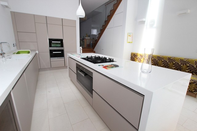 Open Plan Cashmere Kitchen modern-kitchen