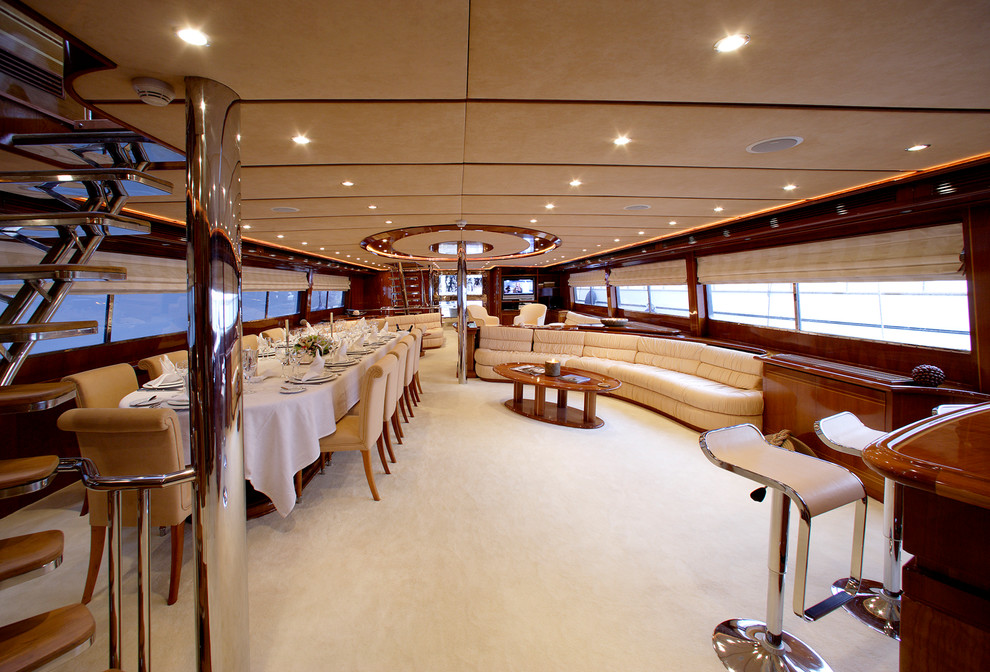 Частная яхта