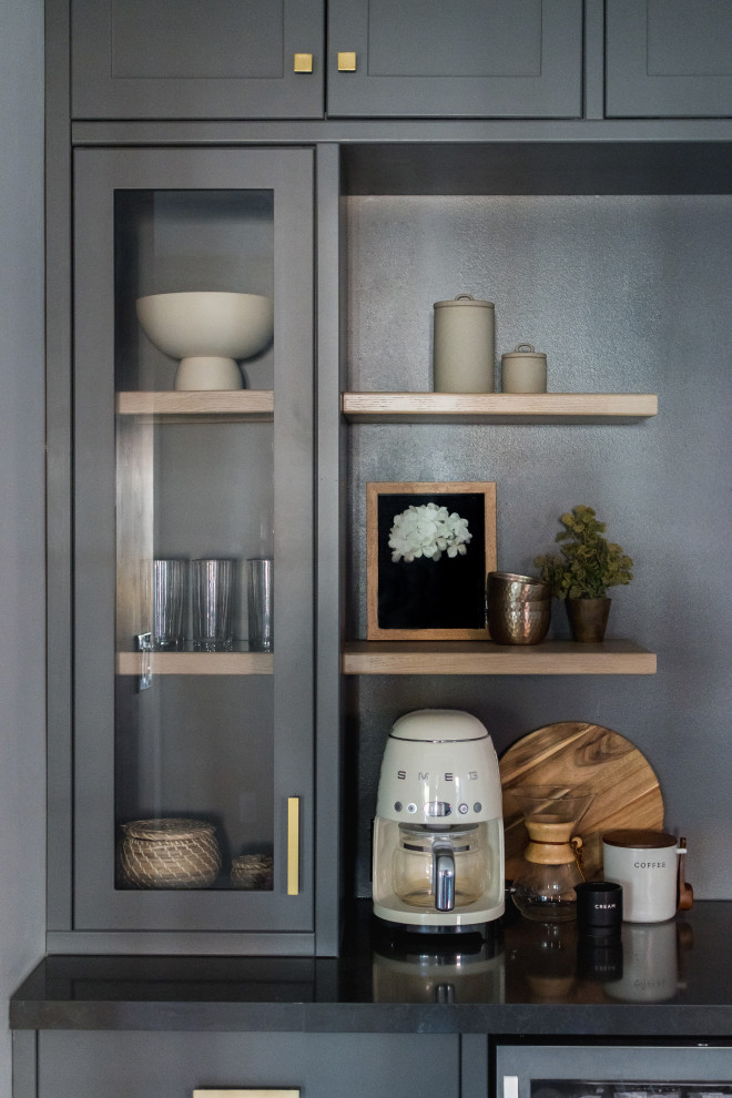 Inspiration for a transitional dining room remodel in Toronto