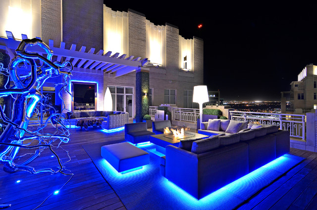 Modern: McKinney Avenue contemporary-traedaeck