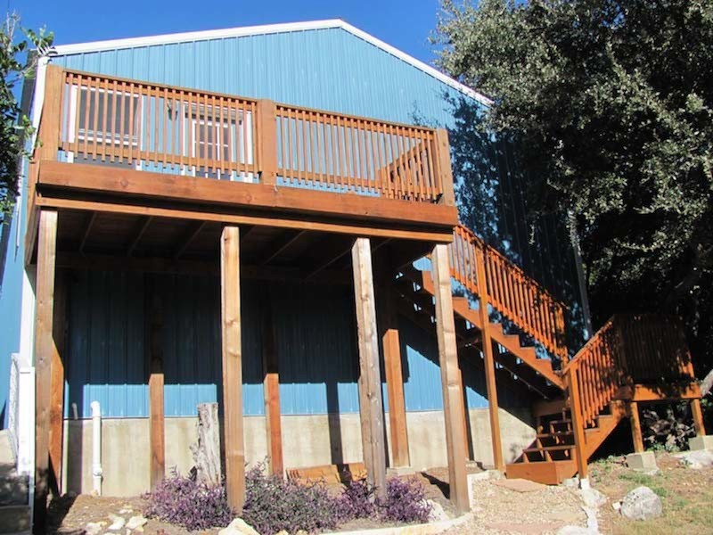 Transitional deck photo in Austin