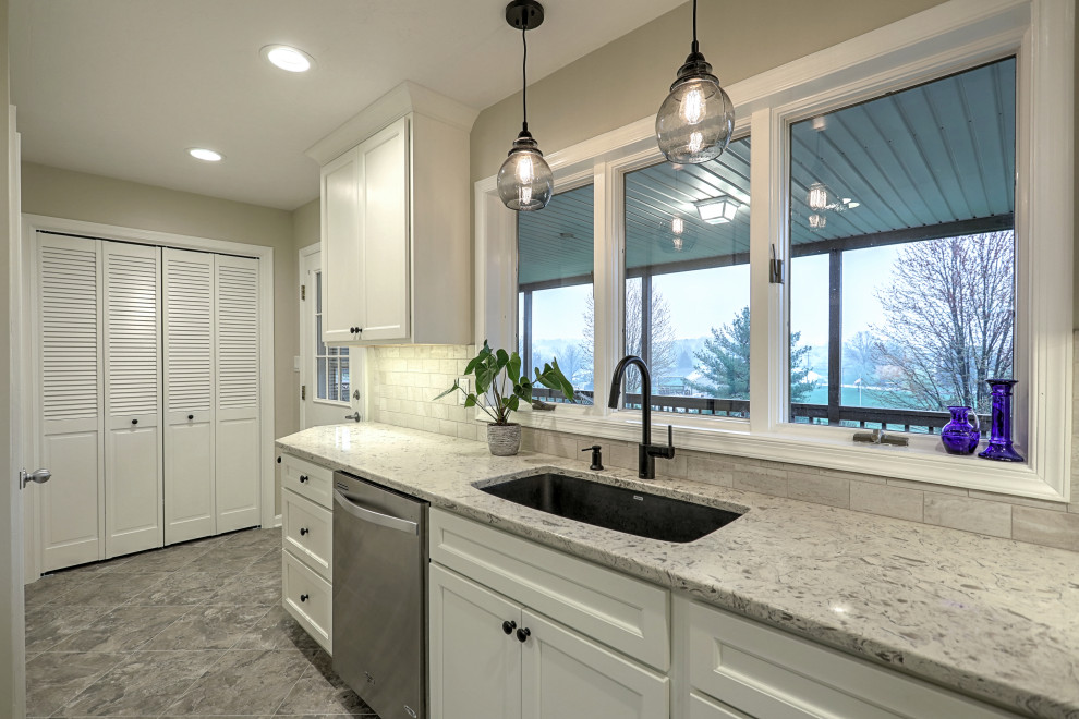 Home design - transitional home design idea