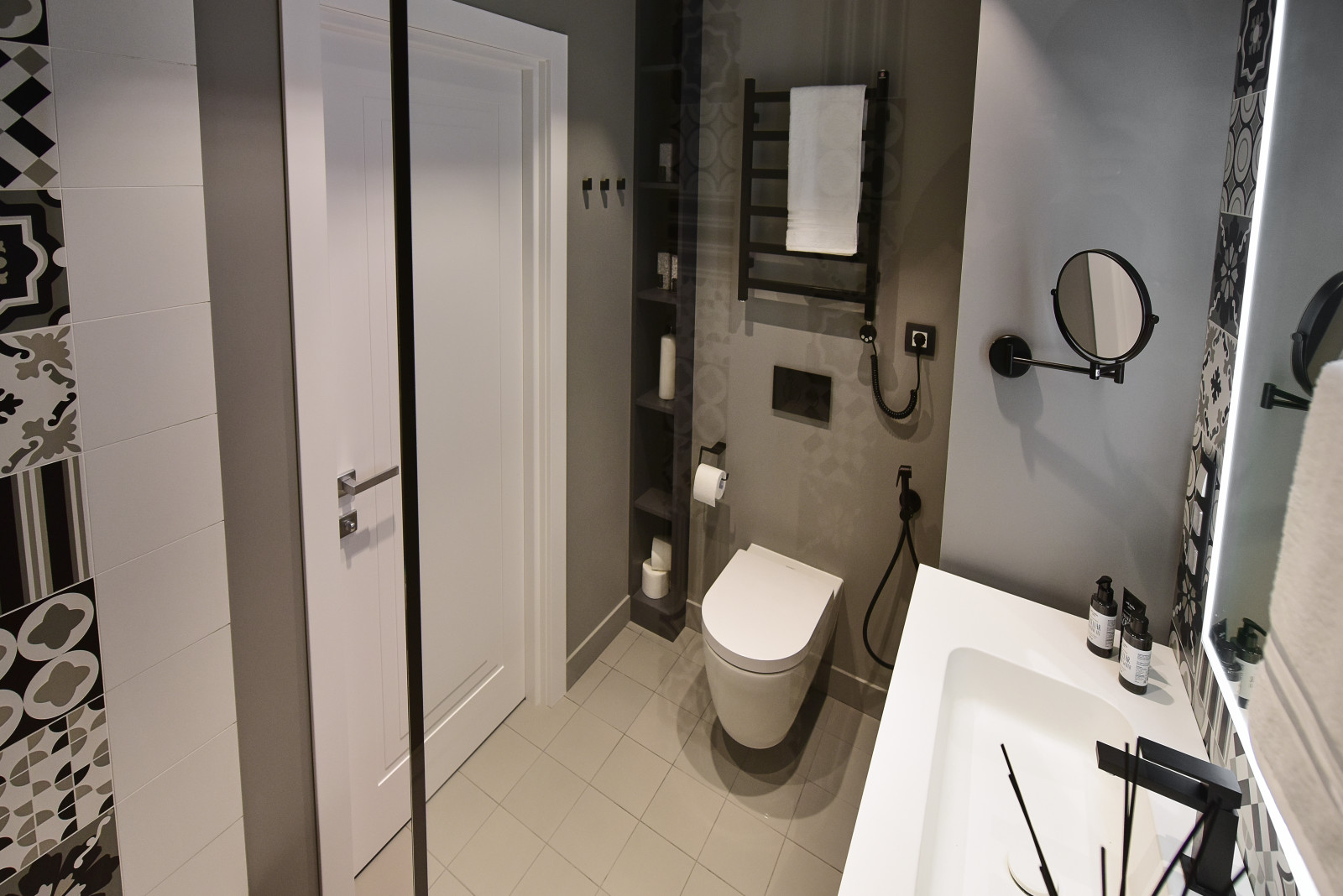 "Белоснежная история"