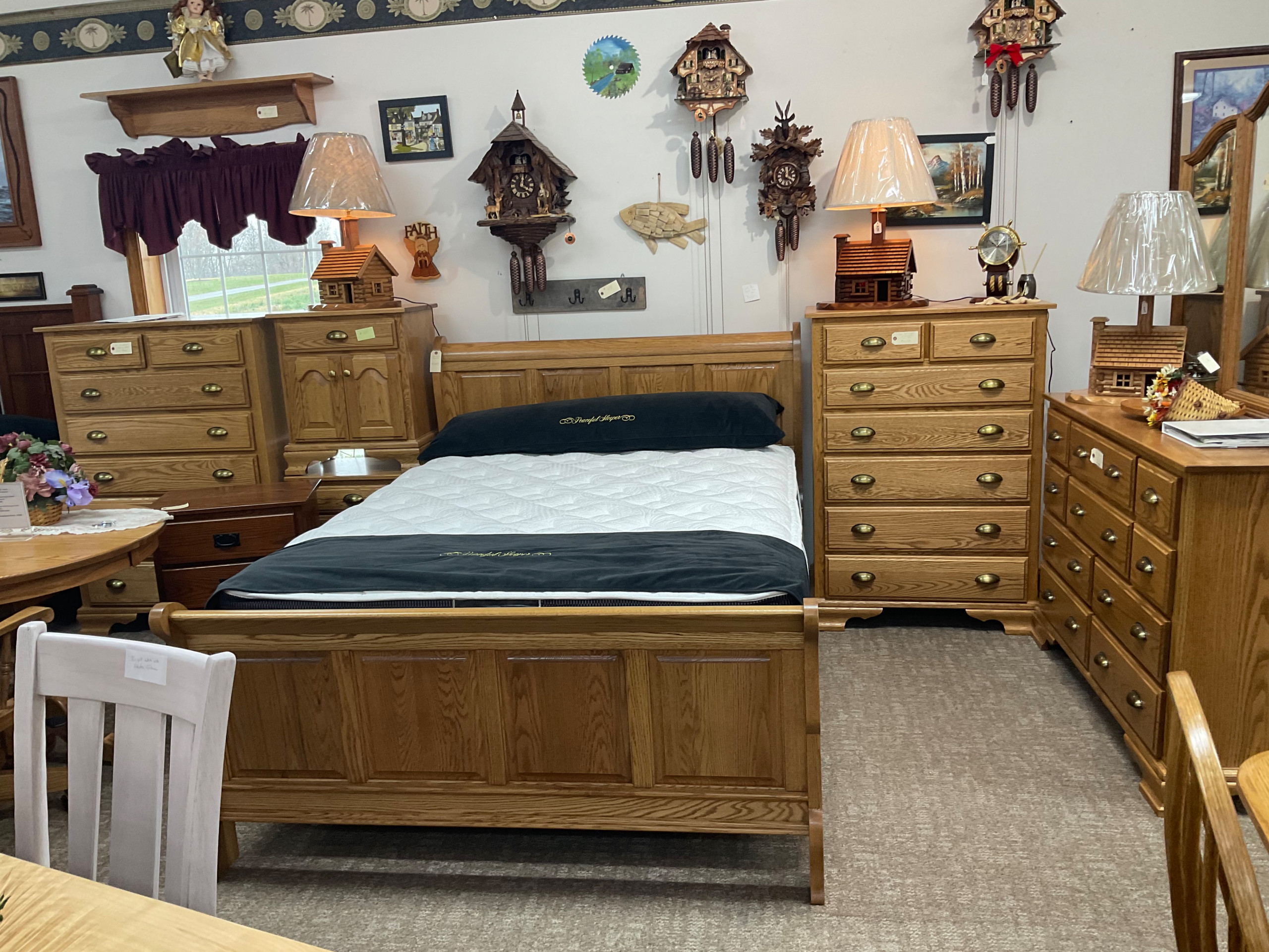 Oak Traditional style bedroom suite