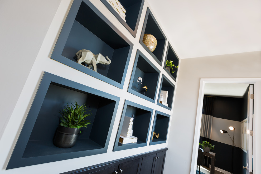 Home design - transitional home design idea in Phoenix