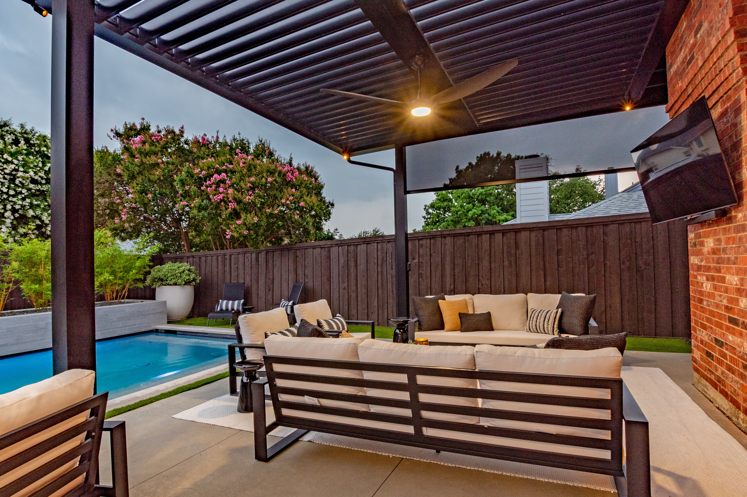 CARROLLTON BACK YARD RESORT