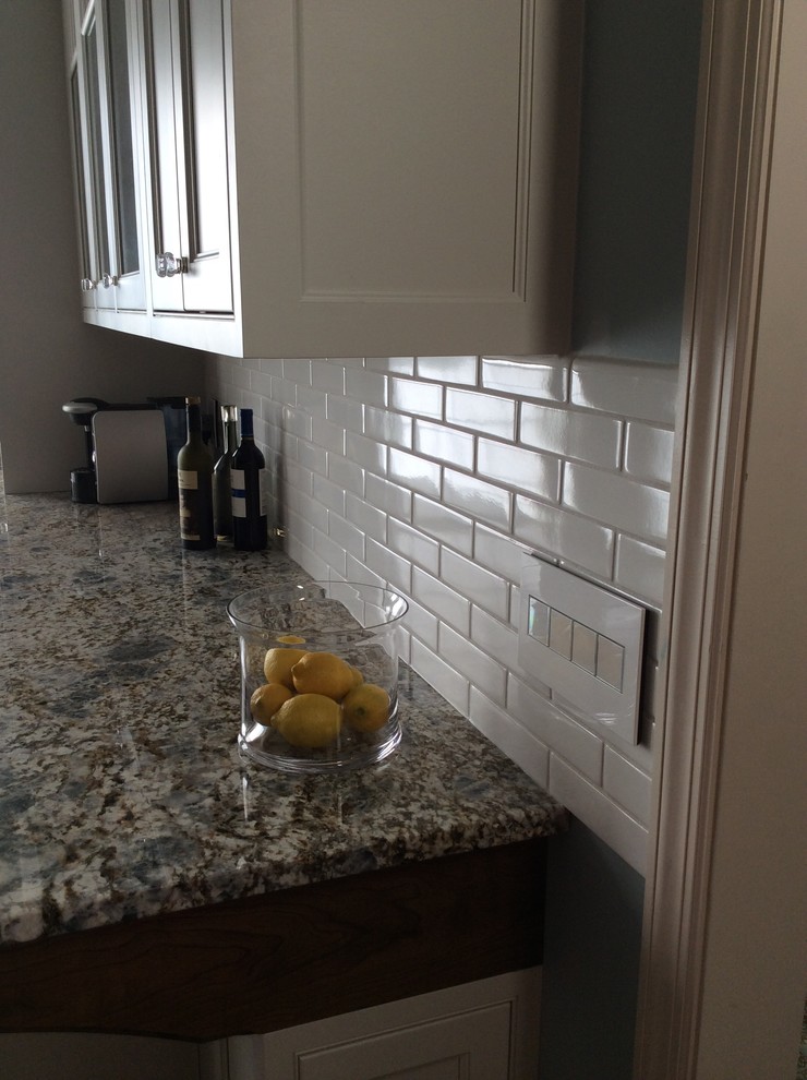 Inspiration for a transitional kitchen remodel in Cleveland