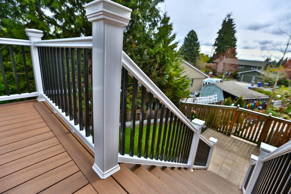 Mountain style deck photo in Seattle