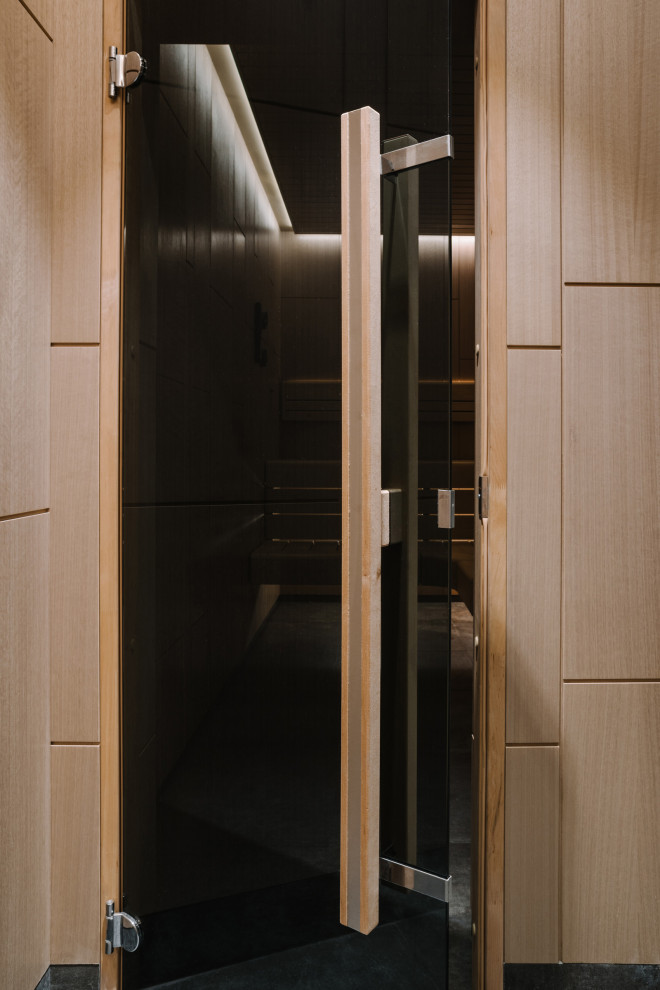 Фурнитура двери.