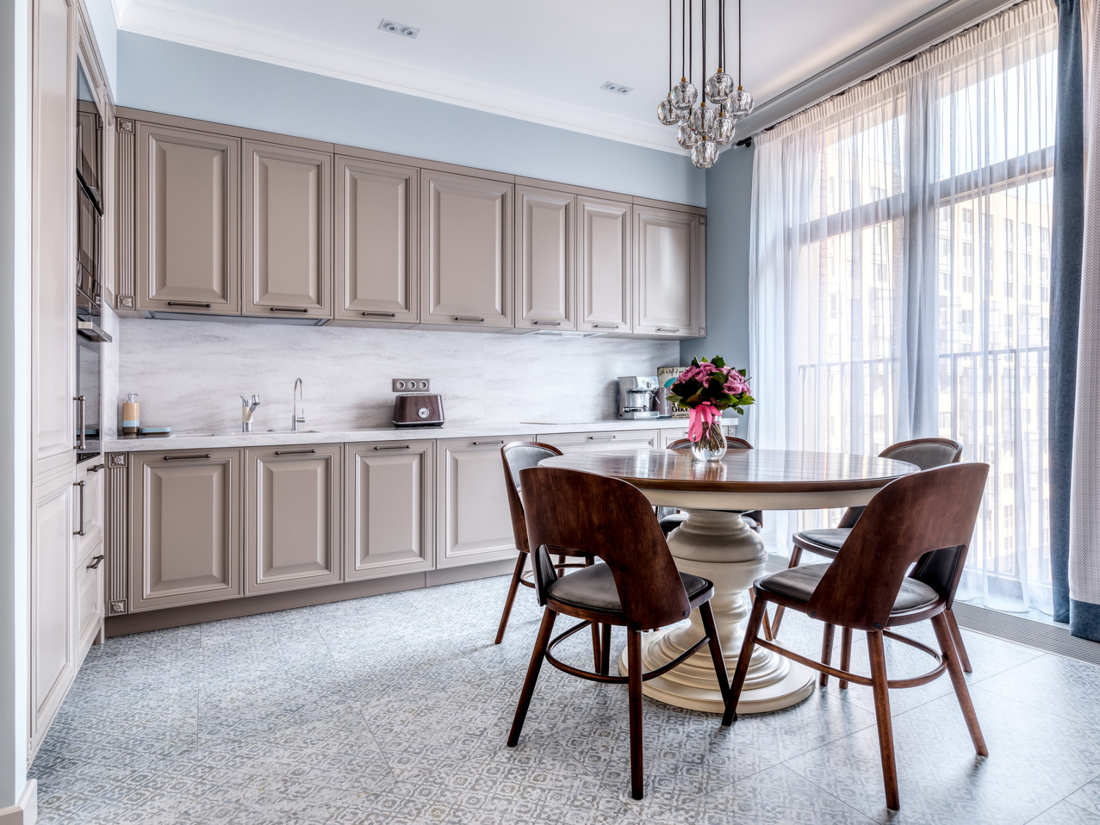 Квартира для большой семьи в стиле современной классике