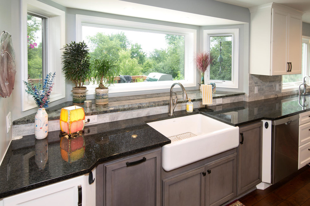 Inspiration for a transitional home design remodel in Minneapolis