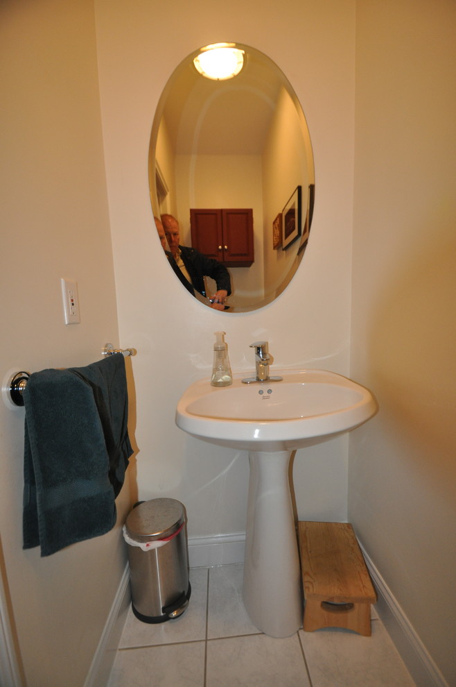 Simplistic Half Bath- Project 4373
